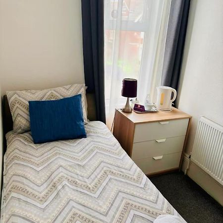 St Joseph'S Guest House 사우샘프턴 외부 사진